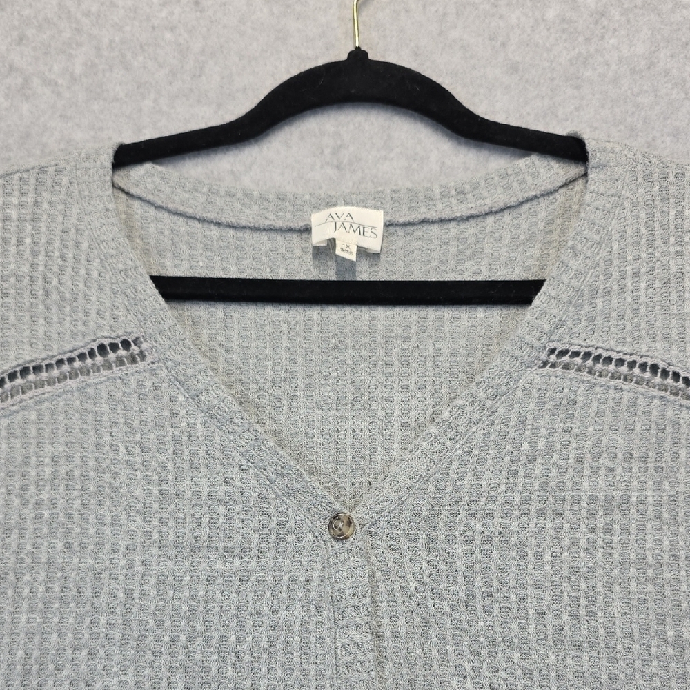 Ava James Grey Waffle Knit Button Front Tie Hem Top – - Picture 3 of 11